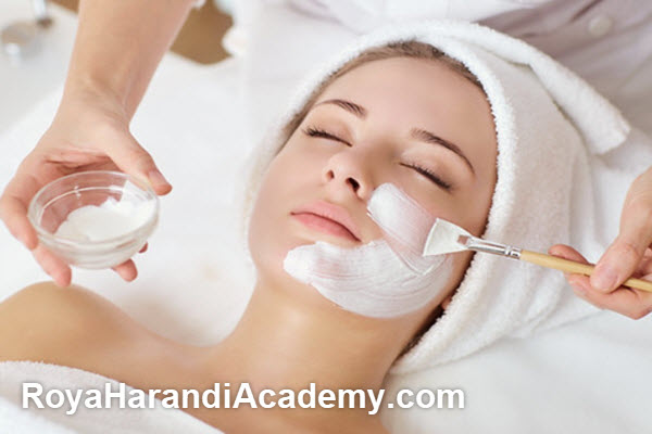 بهترین آموزشگاه پاکسازی پوست در تهران | آکادمی رویا هرندی