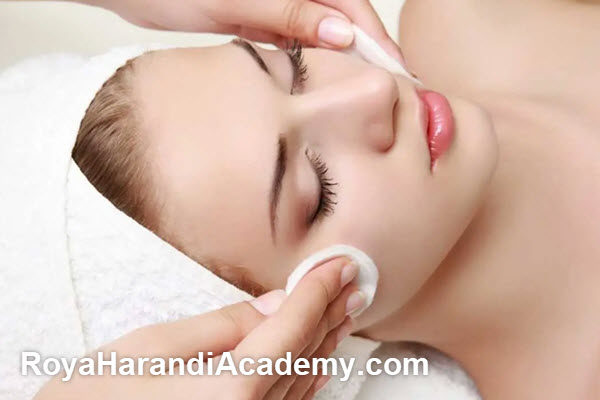 آموزش فشیال صورت در دوره های آموزشی رویا هرندی