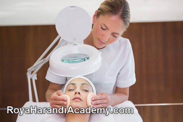 بهترین آموزشگاه تخصصی بیوتی تراپی در پونک | آکادمی رویا هرندی