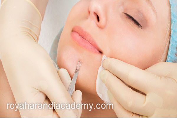 تعرفه دوره پاکسازی پوست با مدرک فنی و حرفه ای | آکادمی رویا هرندی