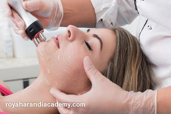 بهترین کلینیک پاکسازی صورت در پونک