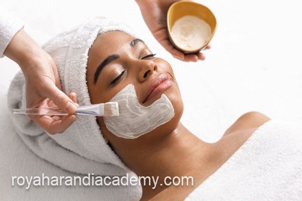 بهترین آموزشگاه برای یادگیری پاکسازی پوست | آکادمی رویا هرندی