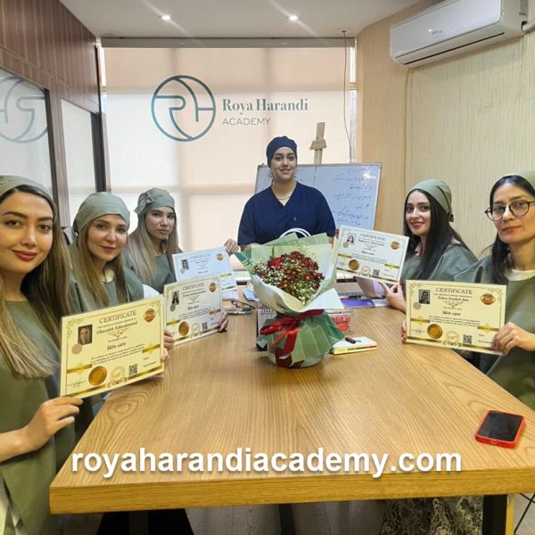 دوره-آموزشی-فیشیال-2 برگزاری دوره آموزشی فیشیال و پاکسازی پوست