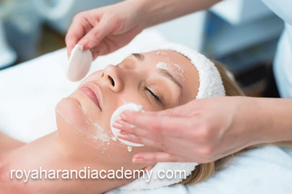 آموزش پاکسازی پوست در تهران | آکادمی رویا هرندی