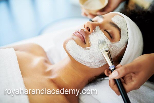 آموزش پاکسازی و فیشیال پوست در تهران | آکادمی رویا هرندی